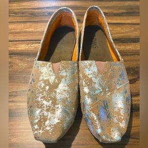Tom’s Suede and Silver. Women’s size 11